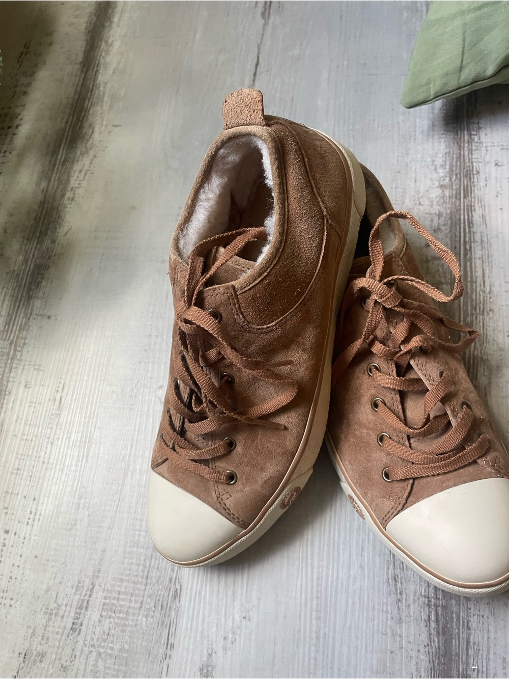 Ugg Evera Chestnut Suede Sneakers in Sz 10 in like new condition - Picture 4 of 16